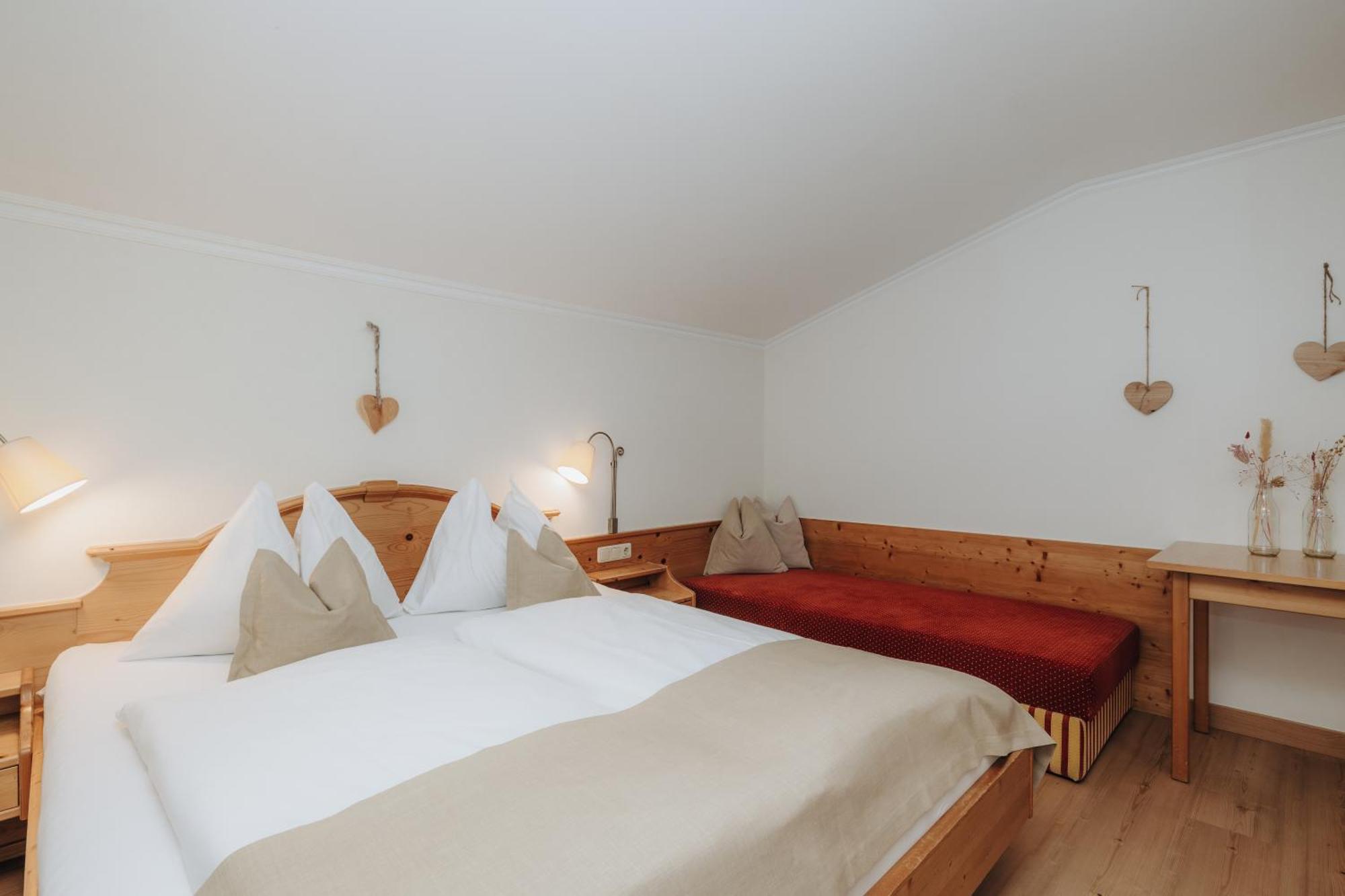 Hotel Krone กรอสซาร์ล ภายนอก รูปภาพ